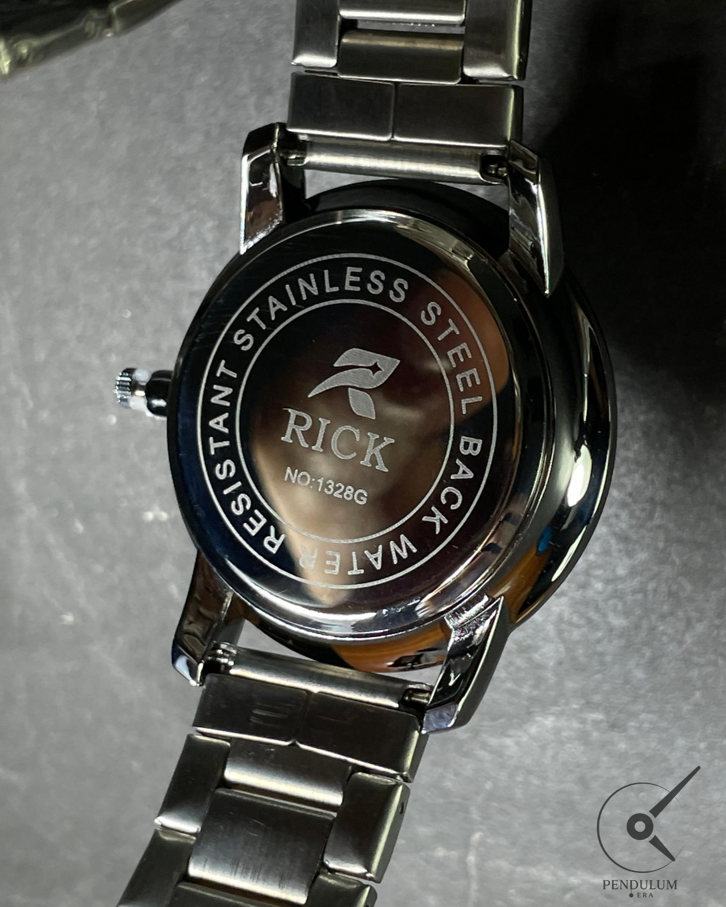 RICK Silver Stainless Steel Watch – Minimalist Dial with Date Display