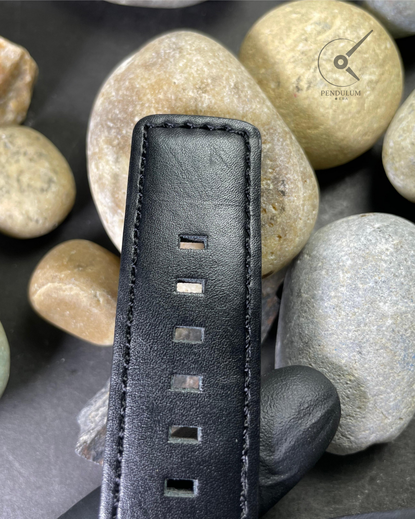 TOMI Minimalist Black Watch – Red Second Hand & Black Leather Strap