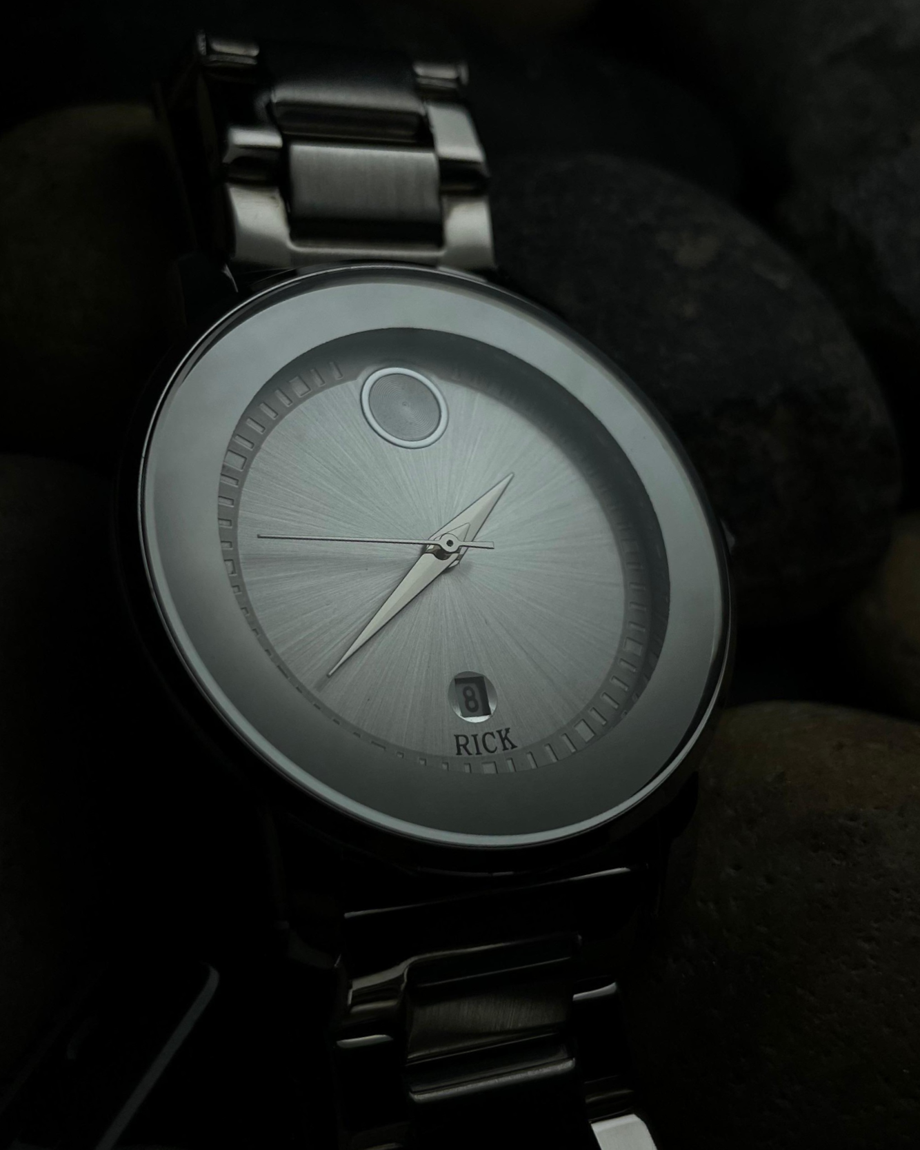 RICK Silver Stainless Steel Watch – Minimalist Dial with Date Display